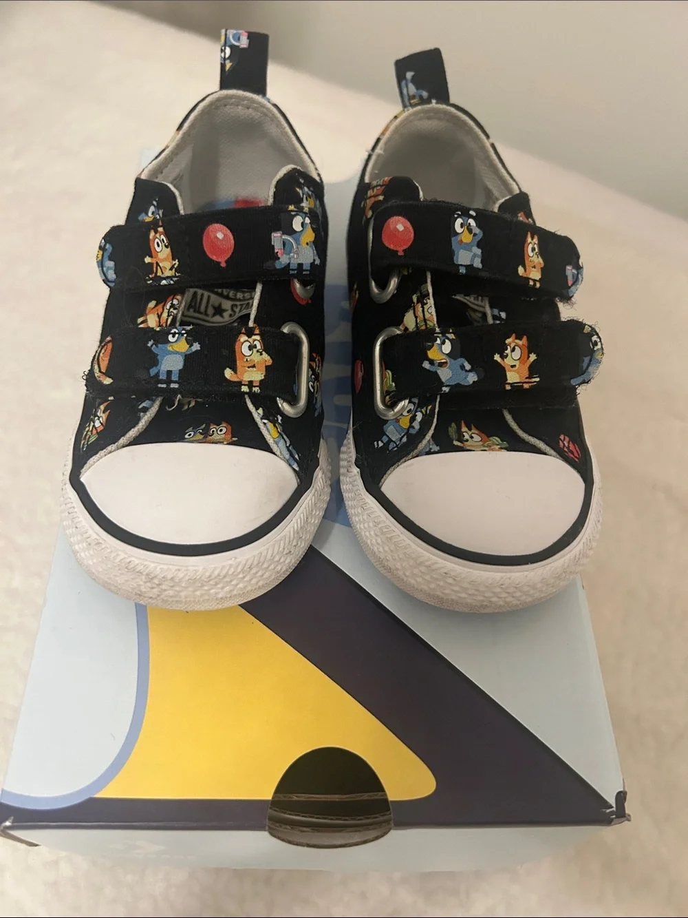 Converse Kids Black Cartoon Balloon Velcro Sneakers